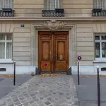 Authentic Parisian Apartment - Champs Elysees